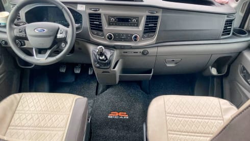 Chihuahua on the road – 2p Benimar semi-integrated from 2022