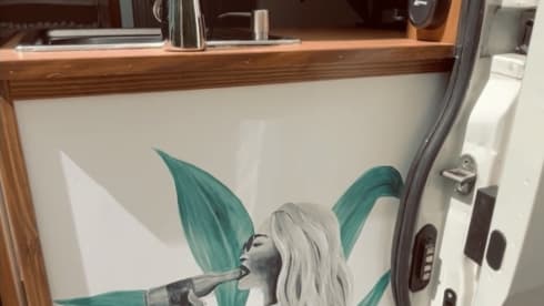 Annabel – Fabulous Off Grid Camper with Unique Design