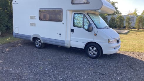 Connie – Fiat Alcove met 4 slaapplaatsen uit 2004