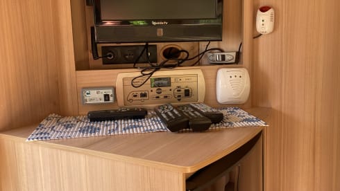 Burstner ixeo time 734 – Very luxurious camper queen-size bed air conditioning Nespresso