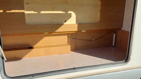 Heerlijke familie camper – 6p Ford alcove uit 2003
