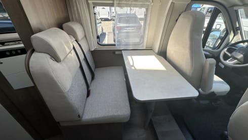 Vannie – From 2022!! - Very neat 2 to 3 person camper - Carado V337  