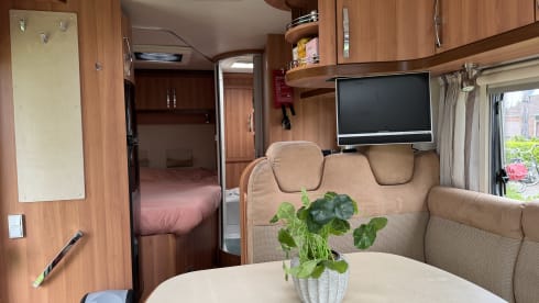 Camper Champagne – Hymer T 654 CL Exclusive Line