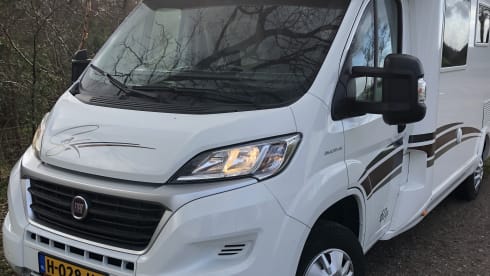 Beautiful 2 to 5 person MC Louis Sovereign 60G motorhome
