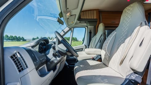 De bergveroveraar – 4p Challenger semi-integrated from 2009