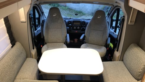 PROVAN motorhome verhuur – Dethleffs Just90 7052EB - Automatic - 4/5p