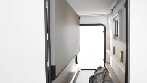 A6600BB – Etrusco 6 berth 6 seatbelts 2021. Automatic . 5G Internet. Solar Panels.