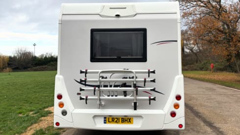 Auto-Home – 5 berth Roller Team semi-integrated from 2021