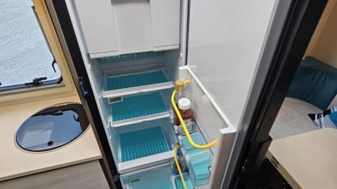 Rimor has it. –     La Grande Fuga – Spazioso camper familiare a 6 posti letto