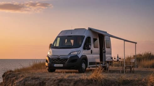Ragnar – Citroen JUMPER, your comfortable travel camper with spacious transverse beds