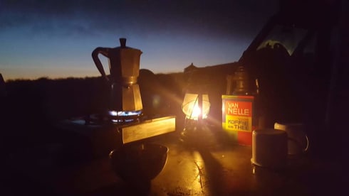 WOLF V8 – Adventure & freedom with a Land Rover with roof tent!