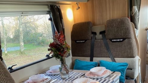 Ausgezeichneter Zustand, geringe Laufleistung 6 Schlafplätze voll ausgestattetes Wohnmobil