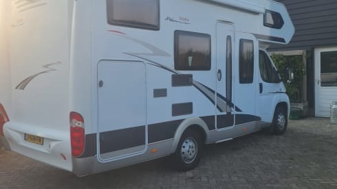 Hellouw – 4p Fiat alcove uit 2011