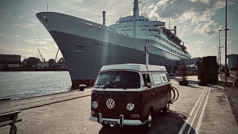 Bob – Bob the retro volkswagen T2a camper bus