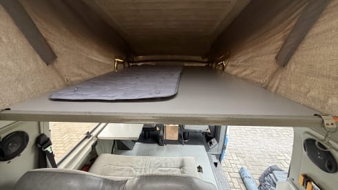 Onze kipnugget – 4-sitziger Ford-Bus aus dem Jahr 1990