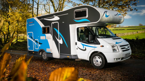 Honey – 6 Berth Spacious Family Motorhome