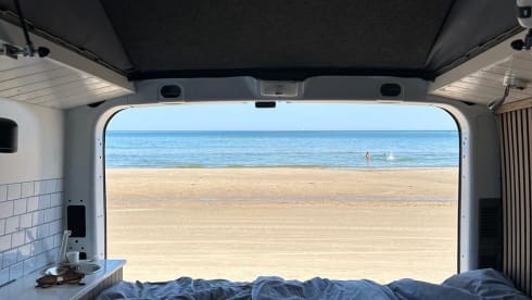 2p Renault campervan uit 2011