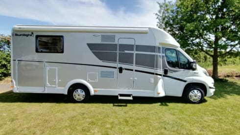 Sunlight T68 – Hele mooie ruime 4 persoons Sunlight camper uit 2018, veel bergruimte.