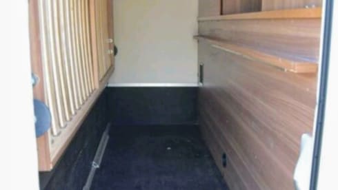 Cara  – Nice spacious alcove camper