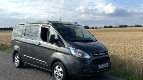Ford-Wohnmobil mit 4 Schlafplätzen aus dem Jahr 2017
