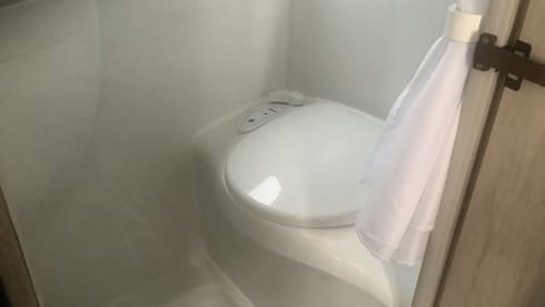  Autotrail Expedition 68 Pop Top 2/3/4 Berth