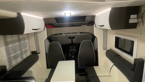 Leie Mobilhome – 4p Roller Team semi-integrated uit 2020