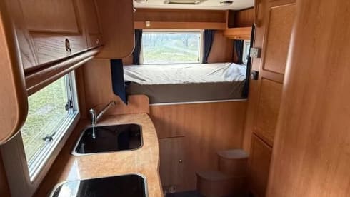 Complete spacious camper Fiat Ducato Mirage 6 persons