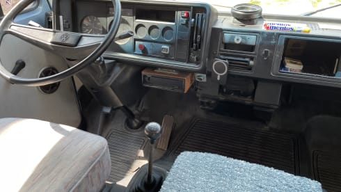 Blauwe Kiwi (VW LT28) – Rent a Volkswagen LT classic retro camper for unprecedented adventures!