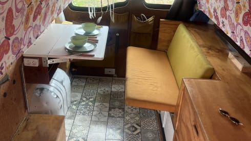 Koos – Off-the-grid camper from 2004