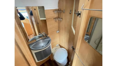 Family camper with bunk bed, 6 persons - Sunlight Alcove from 2009