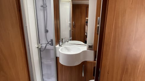 Hymer B-514 integral