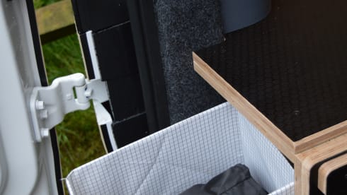 Juniper – Op maat gemaakte Kia PV5 elektrische ecocamper in Edinburgh | Ohm Campers