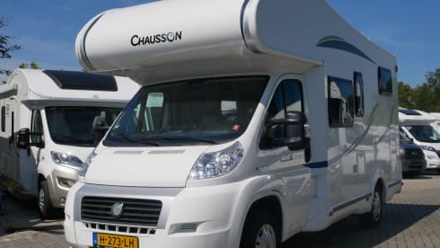 Chausson 514, 4 seats and 4 berths.