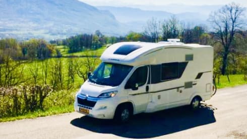 “ Dushi “ – Adria Matrix Axess 590ST compact, semi-integral from 2020