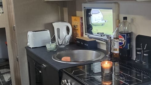 The MoHo – 6 berth Swift alcove from 2022