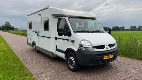 2p Weinsberg semi-integrated uit 2009