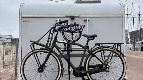 LMC Family Alcove Camper 6 persons Space saver! 