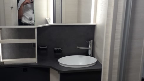 Tradate Camper – Challenger 4 posti automatico