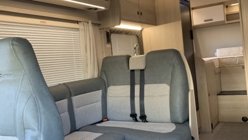 Clan Calder Motorhome – Luxury 4 berth Autotrail Automatic