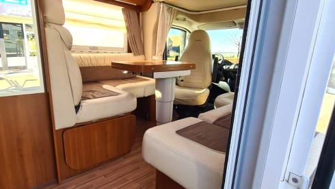 Cas Camper – 5p Alcove Family Camper