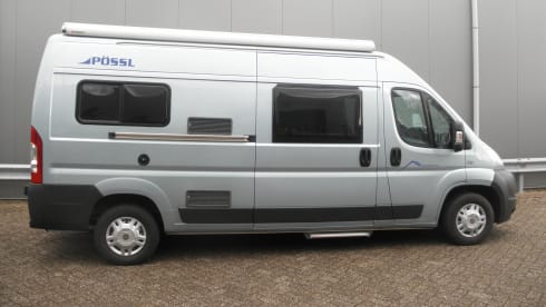 Pössl 2 win luxury bus e bike carrier