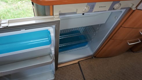 Ruime 4 persoons integraal HYMER camper met Airconditioning
