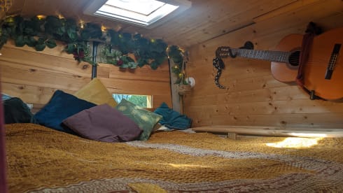 Maura the Boogy Wonder Van  – Superior Land Yacht 
