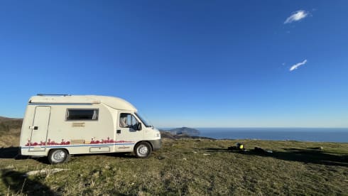 Lukanoir  – Compact, manoeuvrable top-class motorhome perfect for couples