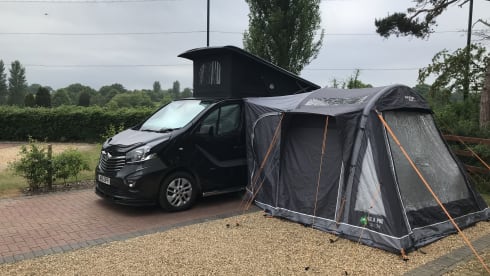 Roma – Superb 4 berth Vauxhall Vivaro campervan LWB
