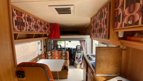 Bloemen camper – 3p Dethleffs alcove uit 1995