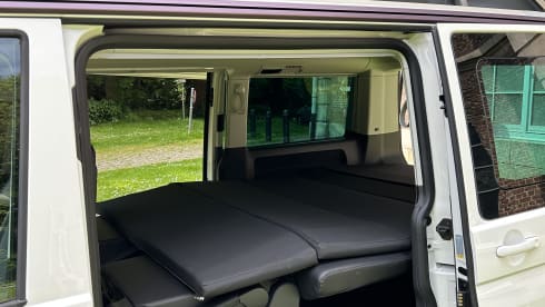 4p Volkswagen campervan uit 2020