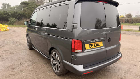 Derek – 4 berth Volkswagen campervan from 2022