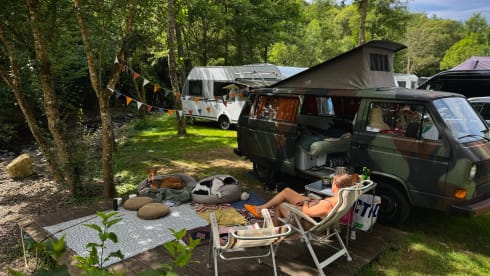 Campouflage  – 2p Volkswagen campervan from 1985