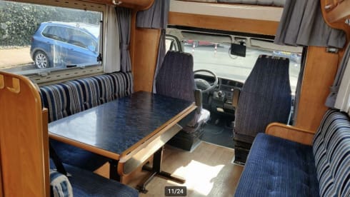 Pèpè – Very neat and spacious camper